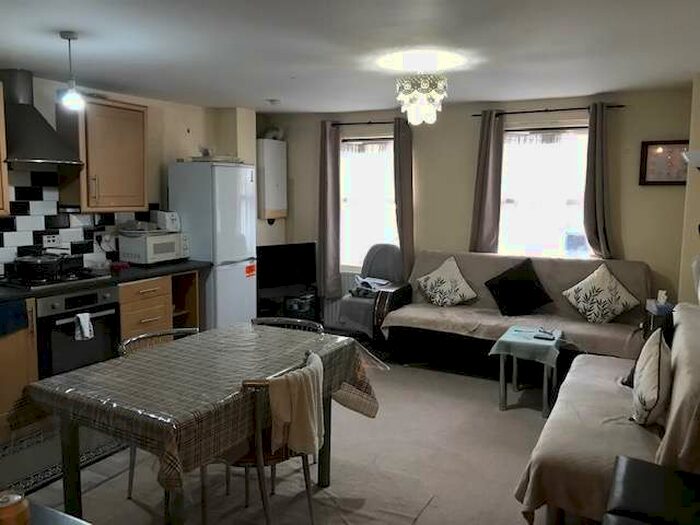 1 Bedroom Apartment To Rent In Voss Street, Bethnal Green, E2