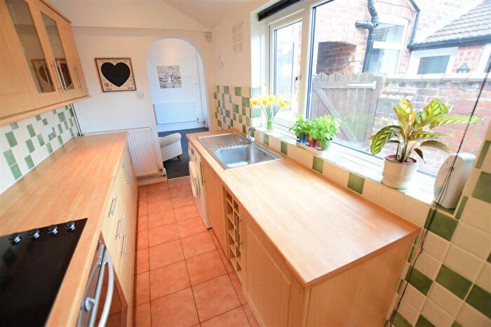 3 Bedroom Terraced House To Rent In St. Nicholas Street - Student House - /, LN1