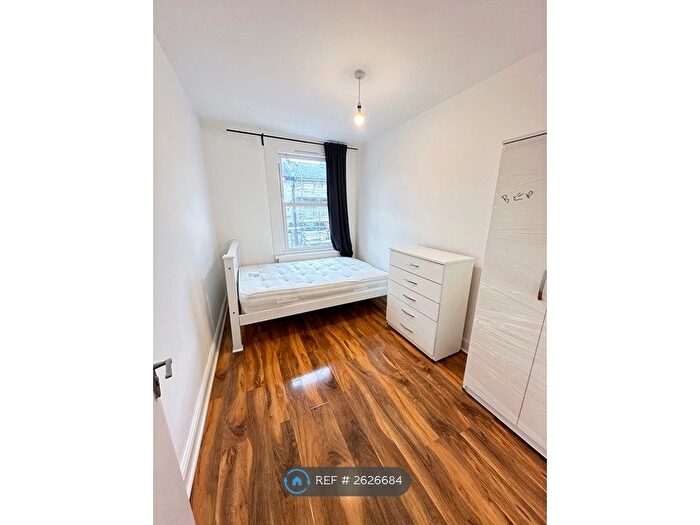 4 Bedroom Flat To Rent In Flaxman Rd, Brixton.Camberwell Elephant And Castle, Herne Hill, SE5