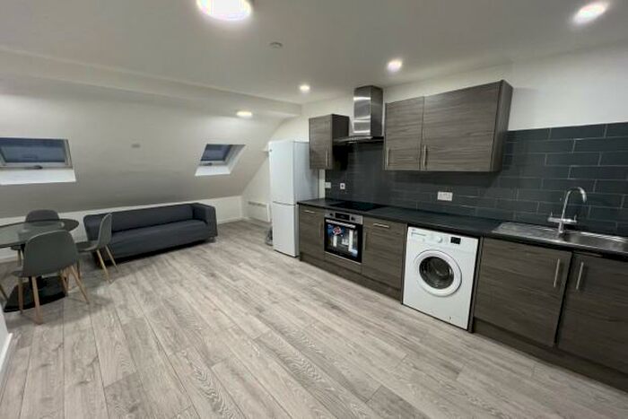 2 Bedroom Flat To Rent In Mackintosh Place Cardiff, CF24