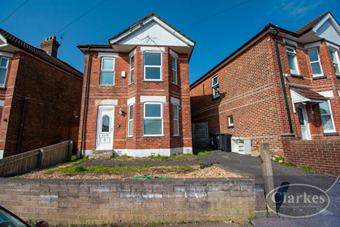 3 Bedroom Detached House For Sale In Muscliffe Road, Bournemouth, BH9