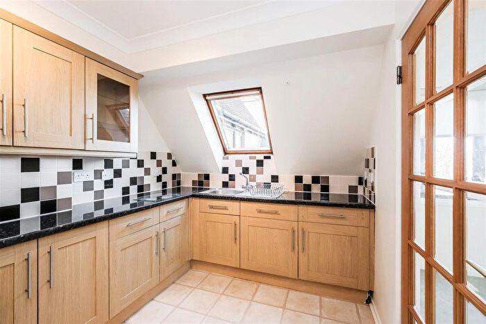 1 Bedroom Flat For Sale In Manor Court Lodge, South Woodford, E18