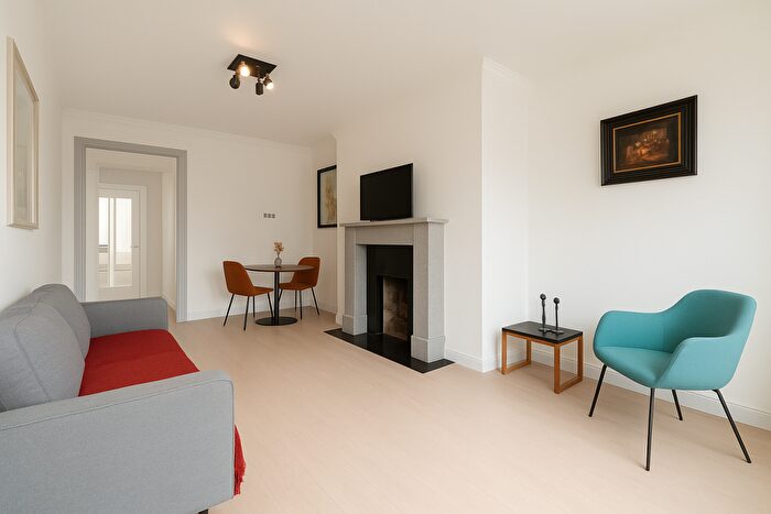 1 Bedroom Flat To Rent In Marylebone High Street, Marylebone, W1U