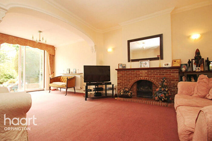 3 Bedroom Detached House For Sale In Brownspring Drive, Eltham, SE9