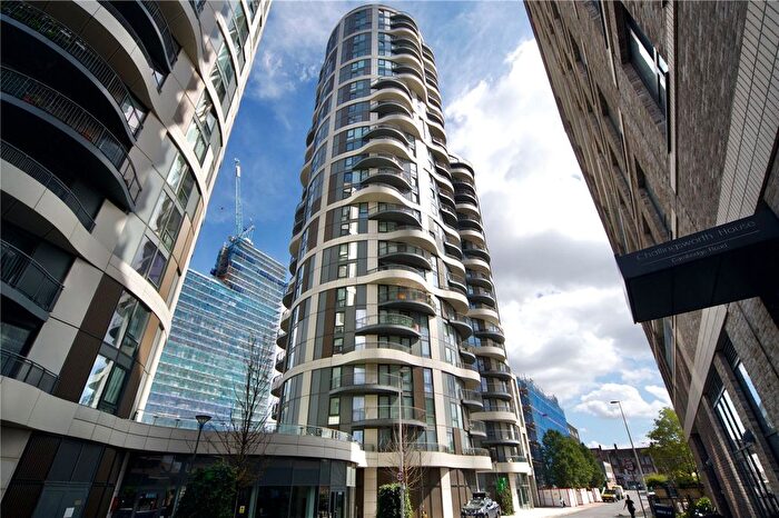 2 Bedroom Flat For Sale In Cambridge Road, Barking, Essex, IG11