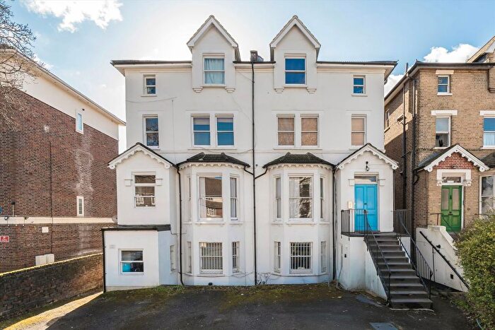 1 Bedroom Flat To Rent In The Grove, Ealing, W5