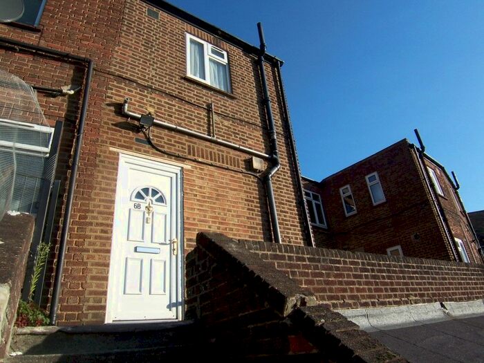 1 Bedroom Flat To Rent In Warwick Parade, Kenton Lane, Harrow HA3