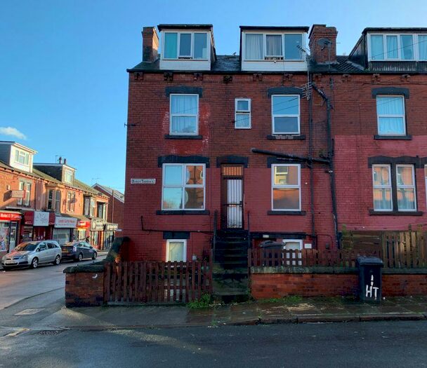 Houses for sale & to rent in LS11 7PG, Harlech Park Court, Hunslet