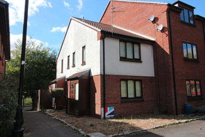 1 Bedroom Apartment To Rent In William Tarver Close, Warwick, CV34