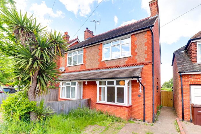 2 Bedroom House To Rent In Mount Road, Cranleigh, Surrey, GU6