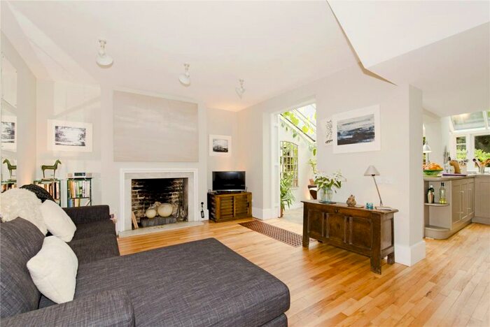 1 Bedroom Flat To Rent In St Pauls Crescent, Camden, London, NW1