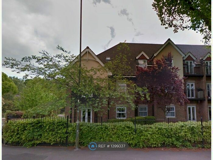 2 Bedroom Flat To Rent In Simpkins Court, Chandler's Ford, Eastleigh, SO53