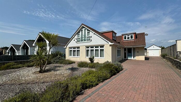 4 Bedroom Detached House To Rent In Salter Road, Sandbanks, BH13