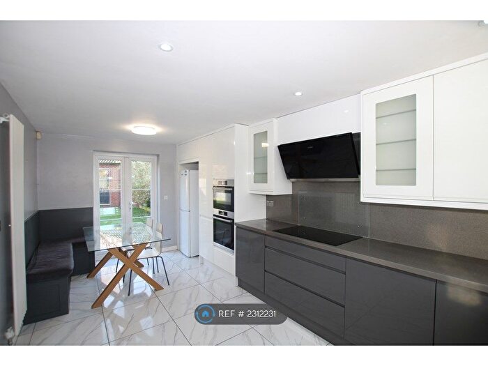 5 Bedroom End Of Terrace House To Rent In Premier Way, Kemsley, Sittingbourne, ME10