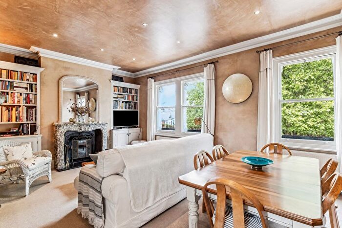 2 Bedroom Flat For Sale In Harvist Road, Queens Park, London, NW6