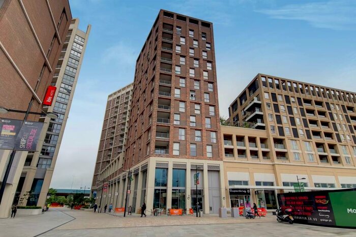 3 Bedroom Flat To Rent In Charles Darwin House, Canning Town, London, E16