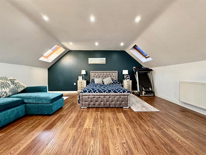 4 Bedroom Detached House For Sale In Tithefields, Fenay Bridge, Huddersfield, HD8