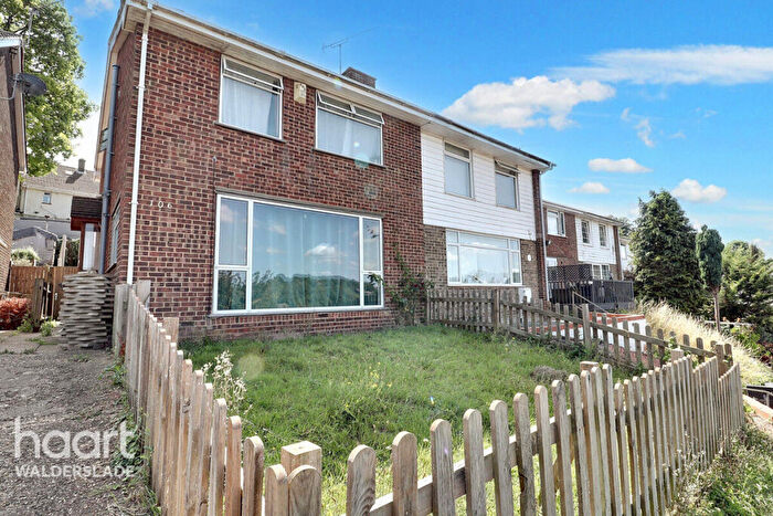 4 Bedroom Semi-Detached House For Sale In Sundridge Drive, Chatham, ME5
