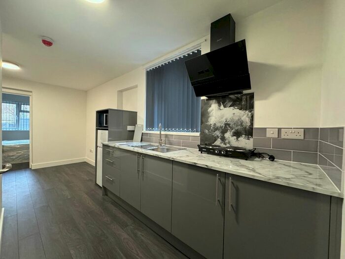 Studio To Rent In Adelaide Terrace, Brentford, TW8