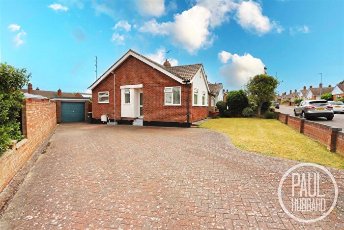 3 Bedroom Semi-Detached Bungalow For Sale In Loxley Road, Oulton Broad, NR33