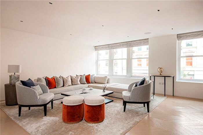 2 Bedroom Flat To Rent In Goodge Street, Fitzrovia, London, W1T