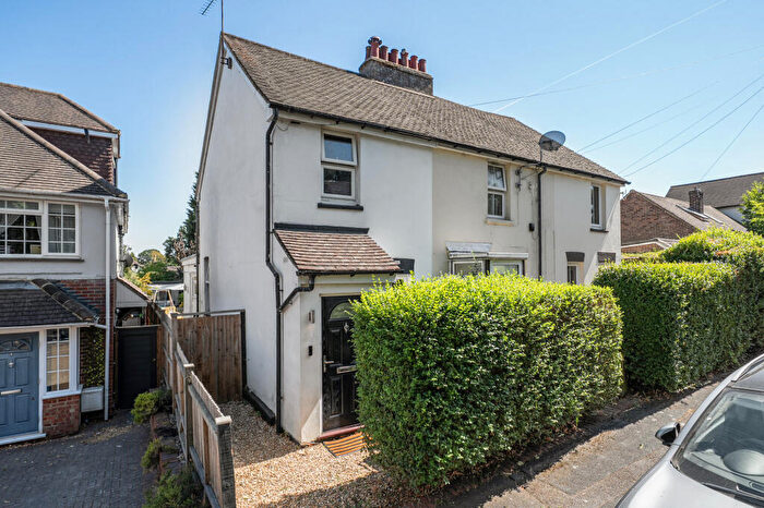 2 Bedroom End Of Terrace House For Sale In Yeovil Road, Farnborough, GU14