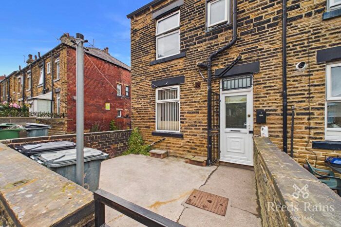2 Bedroom End Of Terrace House To Rent In South Street, Morley, Leeds, West Yorkshire, LS27