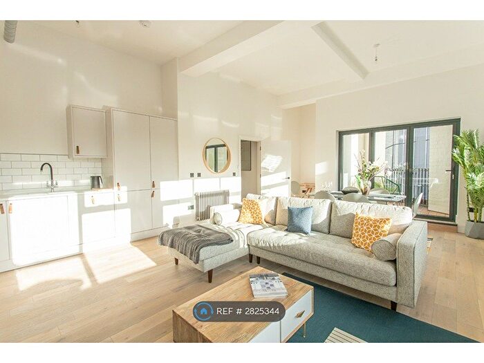 2 Bedroom Flat To Rent In Chapmans Passage, Birmingham, B1