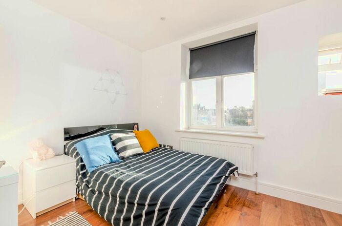 1 Bedroom Flat To Rent In Chiswick High Road, Gunnersbury, London, W4