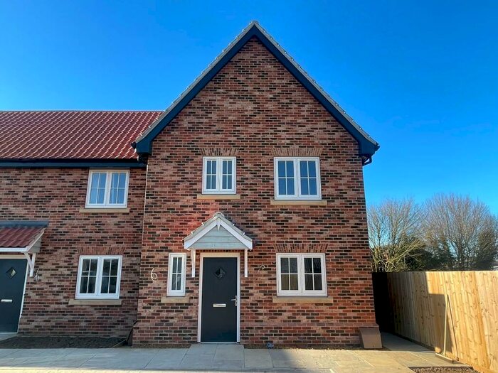 2 Bedroom End Of Terrace House To Rent In Coopers Close, NR15