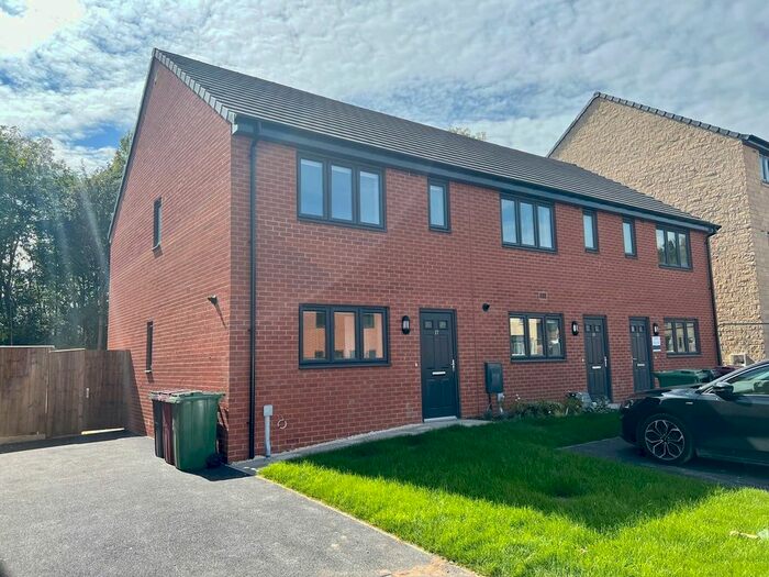 3 Bedroom Semi-Detached House To Rent In Burrows Avenue, Clay Cross, Chesterfield, S45