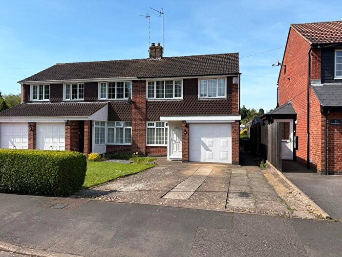 3 Bedroom Semi-Detached House For Sale In Swann Dale Daventry Northamptonshire, NN11