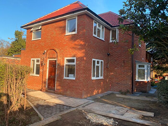 6 Bedroom Semi-Detached House To Rent In Bath Road, Hounslow West, TW4