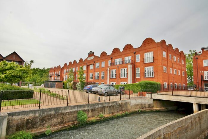 2 Bedroom Flat To Rent In Gresham Park Road, Old Woking, Woking, GU22