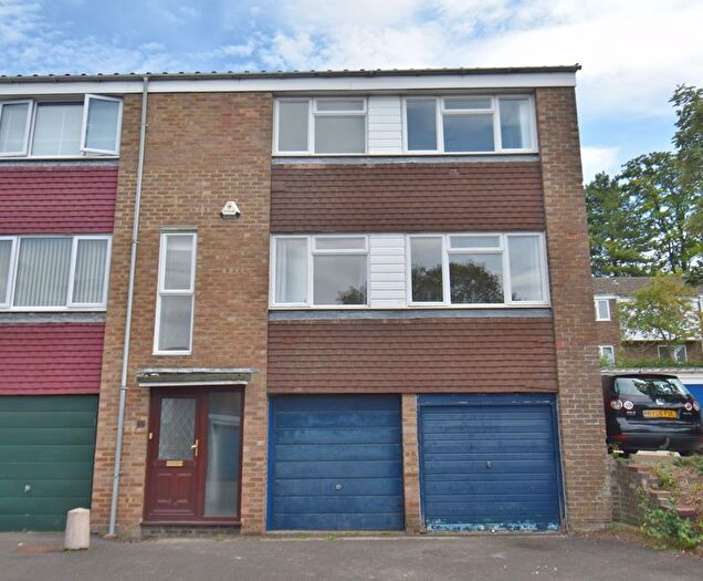 3 Bedroom Terraced House To Rent In Pennine Way, Basingstoke, RG22