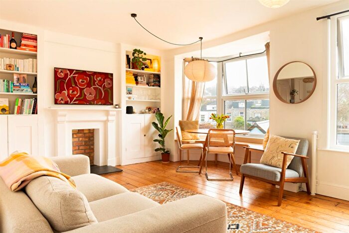 2 Bedroom Flat For Sale In Brook Place, Falmouth, TR11