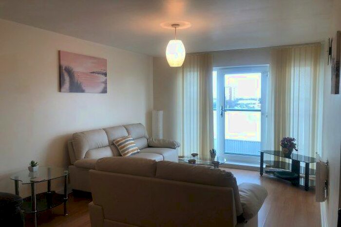 2 Bedroom Flat To Rent In Ladywell Point, Salford M50