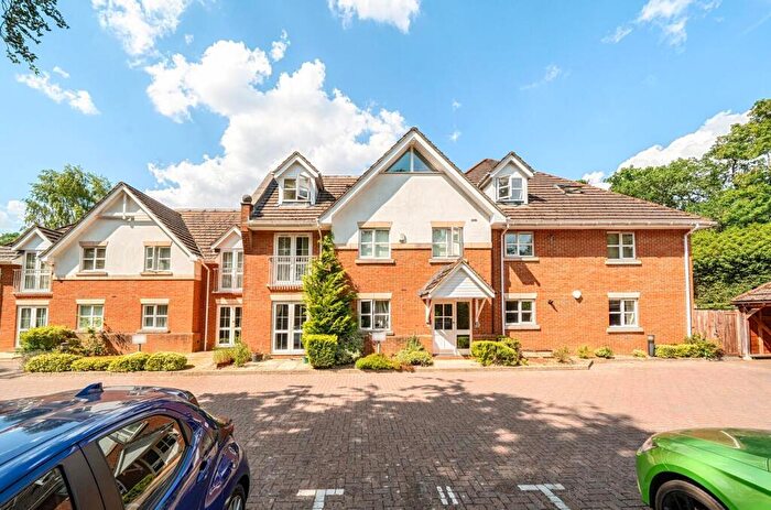 2 Bedroom Flat For Sale In Baddesley Road, Chandler's Ford, SO53