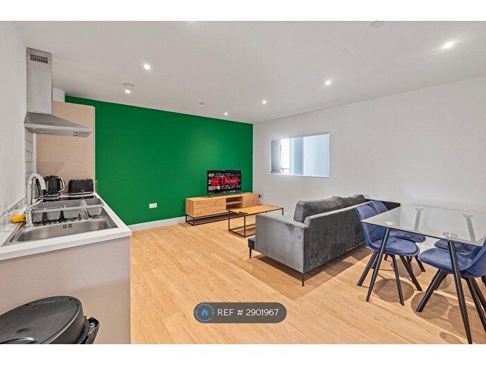 2 Bedroom Flat To Rent In Etna House, Birmingham, B26