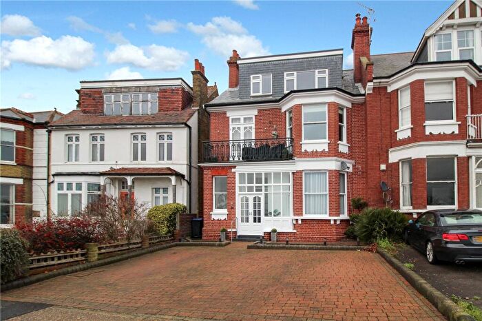 2 Bedroom Apartment For Sale In Westcliff Parade, Westcliff-on-Sea, Essex, SS0