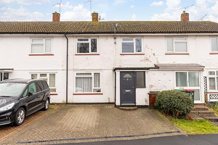 3 Bedroom Terraced House For Sale In Shepherd Close, Crawley, RH10