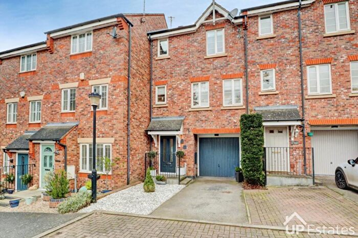 4 Bedroom Town House For Sale In Arguile Place, Hinckley, LE10