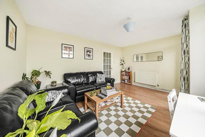 3 Bedroom Apartment To Rent In Headington Oxford, OX3