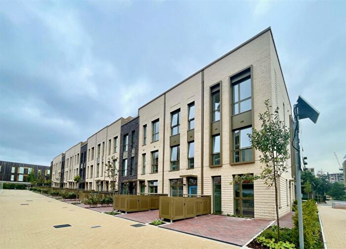 3 Bedroom End Of Terrace House For Sale In Podium House, Kidbrooke Village, SE3