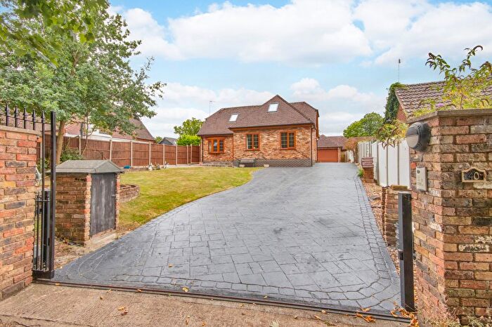 3 Bedroom Bungalow For Sale In Beechwood Drive, Meopham, Gravesend, Kent, DA13