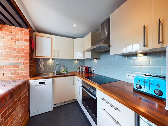 2 Bedroom Apartment To Rent In Addlestone, Surrey, KT15
