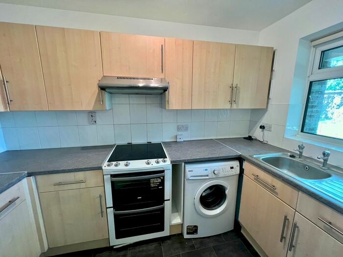 1 Bedroom Flat To Rent In Alexandra Road, Epsom, KT17