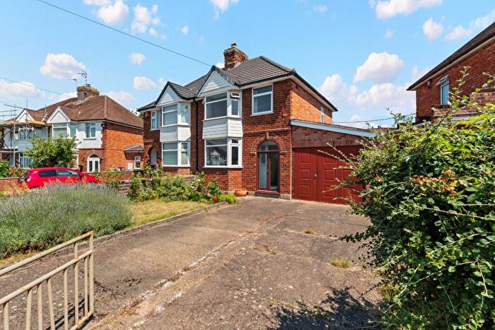 3 Bedroom Semi Detached House For Sale In Taylor Avenue, Royal Leamington Spa, CV32