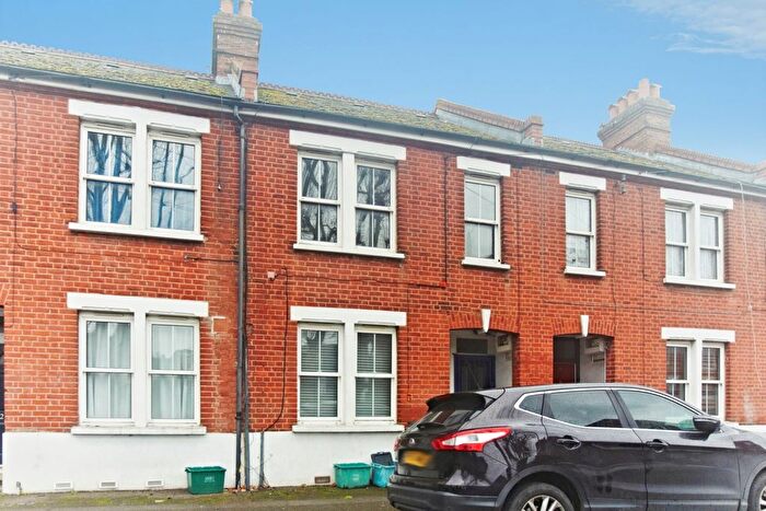 2 Bedroom Maisonette For Sale In Henderson Road, Croydon, CR0