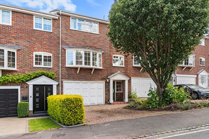 3 Bedroom Town House For Sale In Kings Road, Henley On Thames, RG9